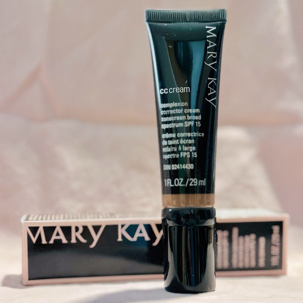 Shade Very Deep Mary Kay® CC Cream Sunscreen Broad Spectrum SPF 15*